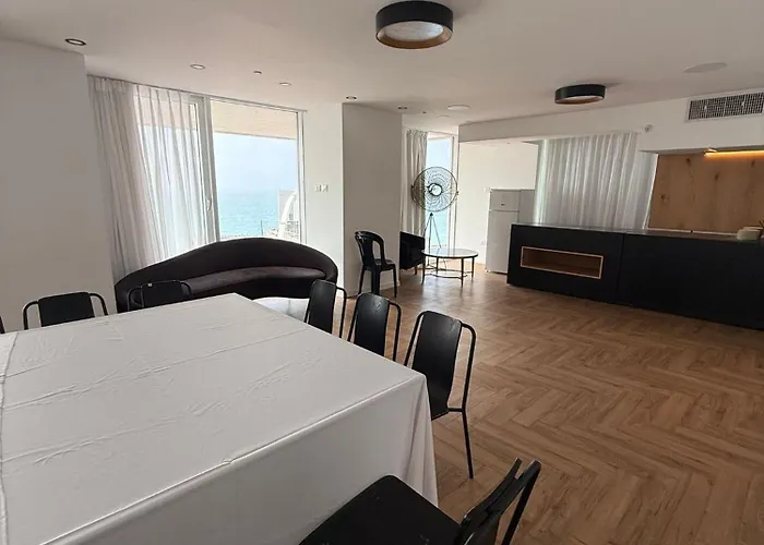 Island Luxurious Suites Hotel And Spa Netanya