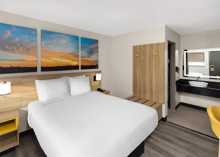Days Inn By Wyndham Kansas City Northeast