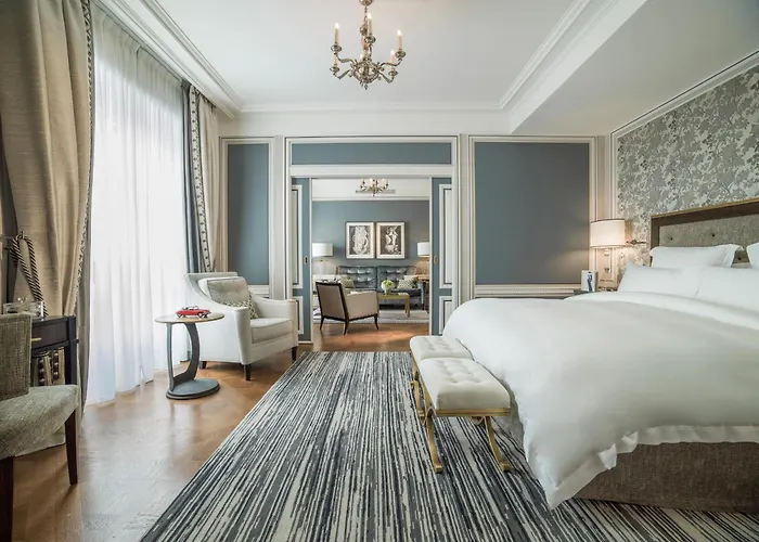 Hotel De Crillon