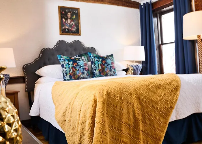 Pet friendly The Olde Angel Inn Niagara-on-the-Lake