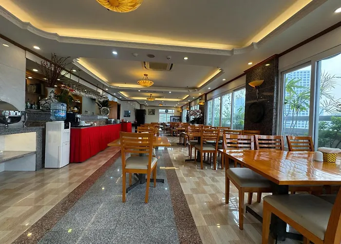 Sunny Hotel 1