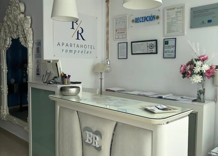 Apartahotel Rompeolas Conil De La Frontera