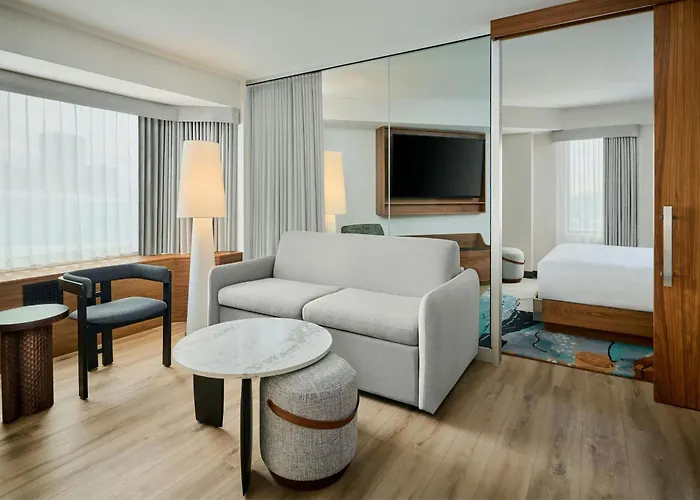 Omage Hotel, Montreal Laval, A Tribute Portfolio Hotel