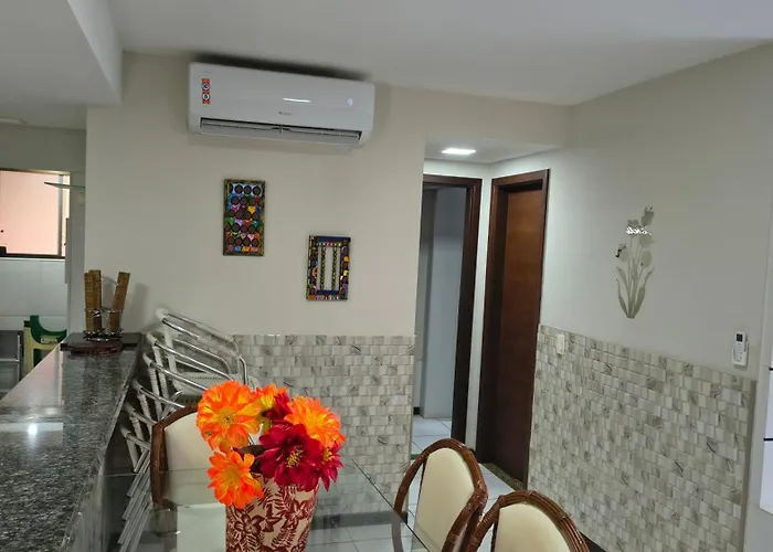 Apartamento Terreo A 300 Metros Da Praia De Itacimirim Com Piscina E Jardim