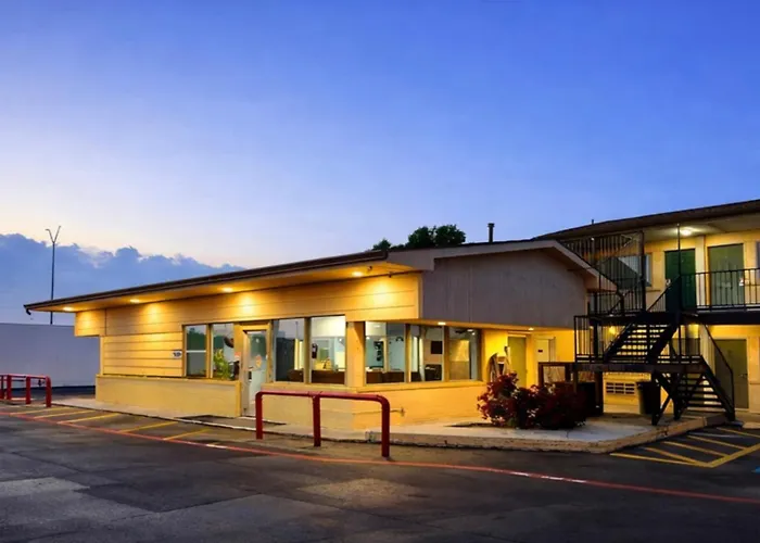 Budget Inn & Suites