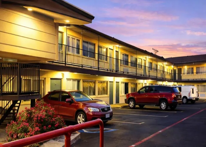 Budget Inn & Suites
