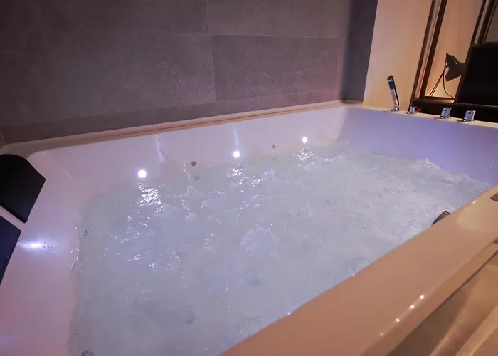 Vinatea Suites con jacuzzi privado en el centro de Morella
