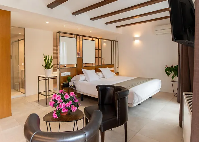 Vinatea Suites con jacuzzi privado en el centro de Morella