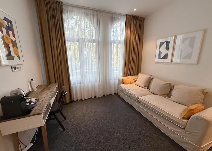 S&A Vondel Park Hotel
