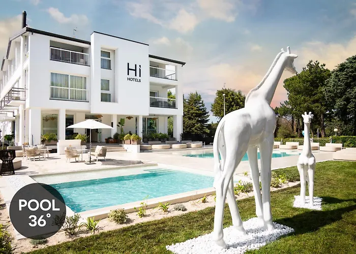 Hi Hotels Sirmione - Lakeview Pool