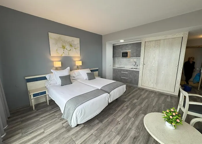 Apartamentos Colon Playa