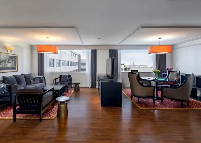 Ramada Plaza By Wyndham Bangkok Menam Riverside 5 sterren