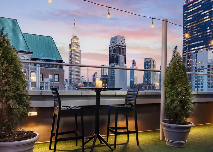 Boutique Hotel Doubletree By Hilton New York Times Square South