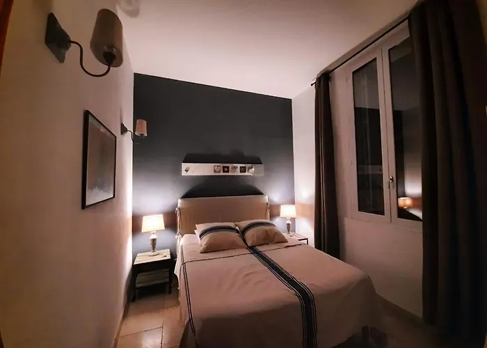 Boutique Appartement Un Coin De Luberon à LʼIsle-sur-la-Sorgue
