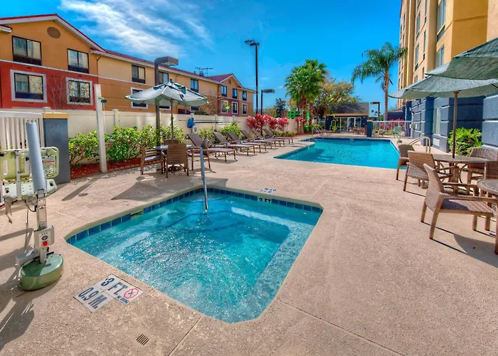 Fairfield Inn And Suites By Marriott Orlando Near Universal Orlando