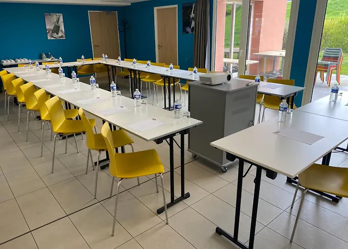 Brit Hotel Reims Croix Blandin Mit Golfplatz