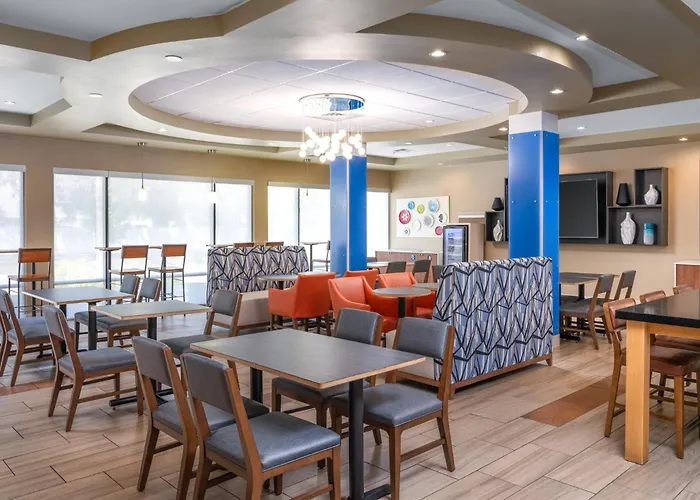 Holiday Inn Express & Suites Lakeland South By Ihg