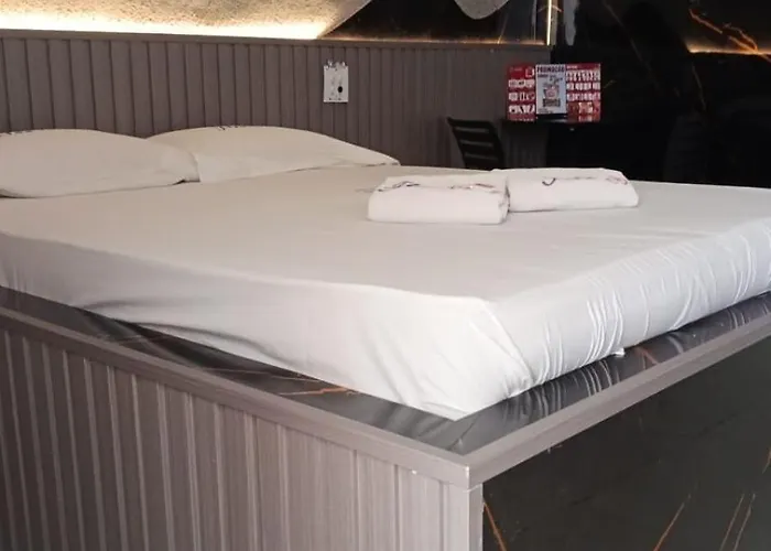 Motel Flex Love (Adults Only)