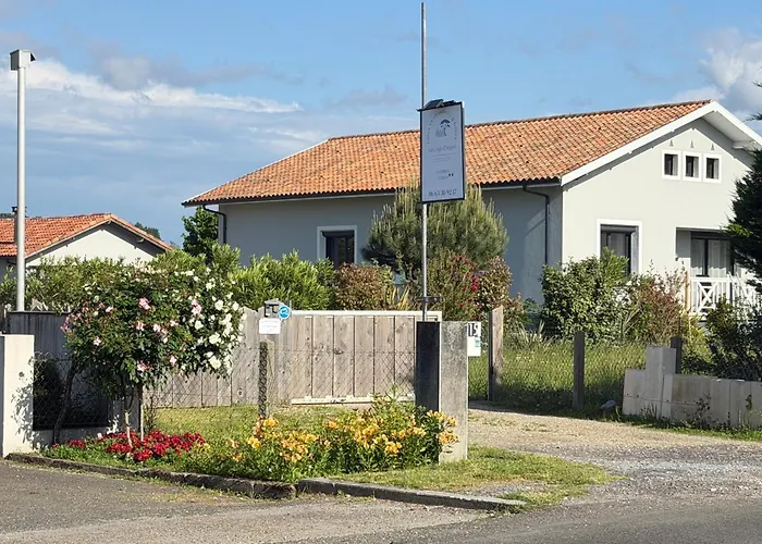 Les logis d'argent Studio indépendant Parking Entrée autonome Linge de Lit et Serviettes Wifi fibre TV connectée Mimizan