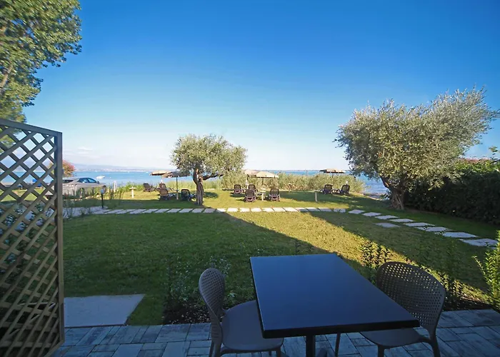 Smeraldo dip Villa Canneto
