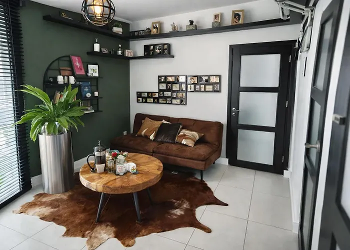 Bed & Wellness Angie Bed and Breakfast Almere