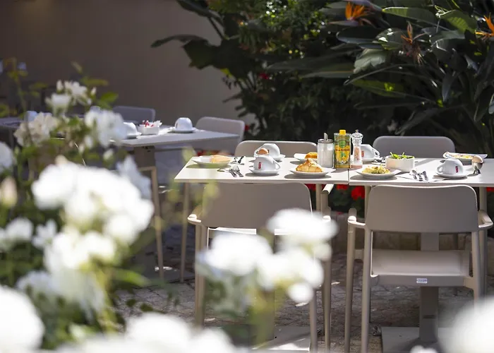 Best Western Plus Hôtel Brice Garden Nizza Mit Golfplatz