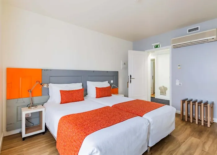 Palmela Hotels With Amazing Views