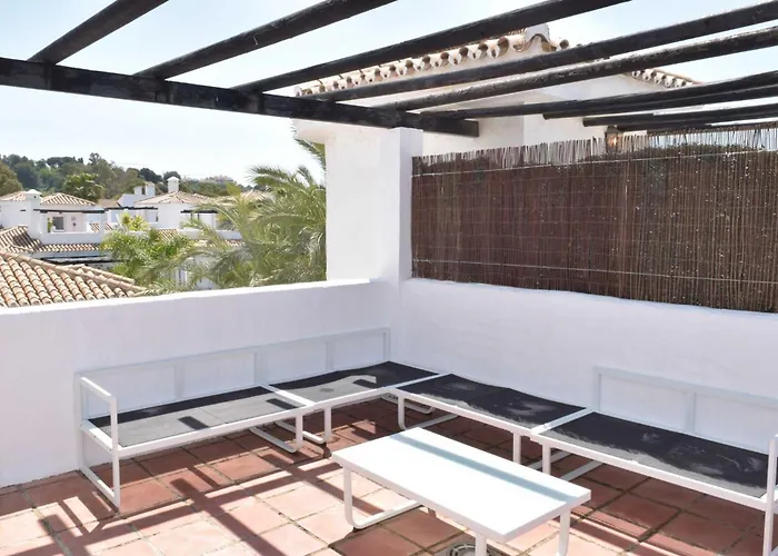 Apartamentos y casas SERINAMAR- Banús, Marbella
