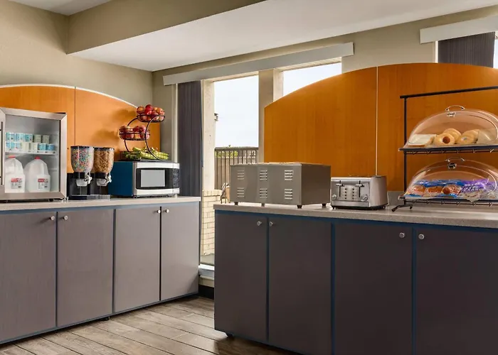 Boutique Ramada By Wyndham San Antonio Near Seaworld - Lackland Afb