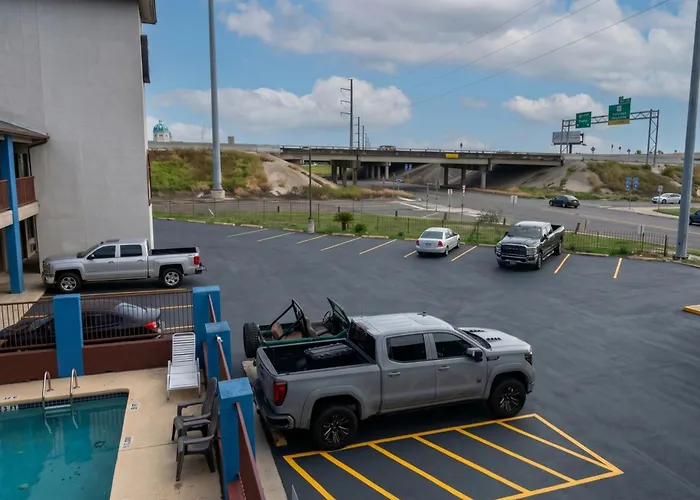 Airport Inn & Suites South Padre Island I 37 Corpus Christi