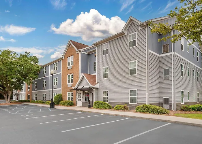 Alluxsuites At 1876, An Ascend Collection Hotel Tallahassee With Golf Course