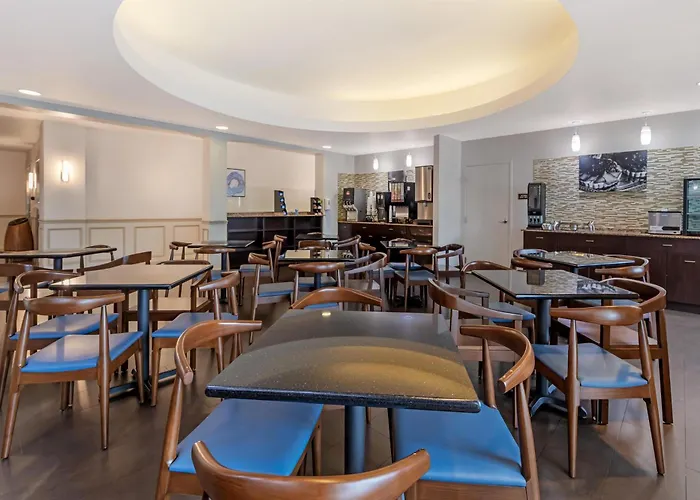 Best Western Plus Miami Airport North Hotel & Suites