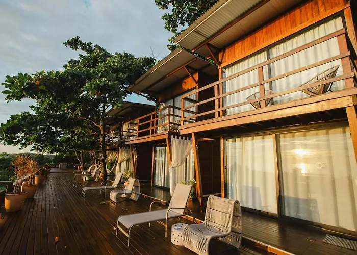 Ilha Do Mel Lodges
