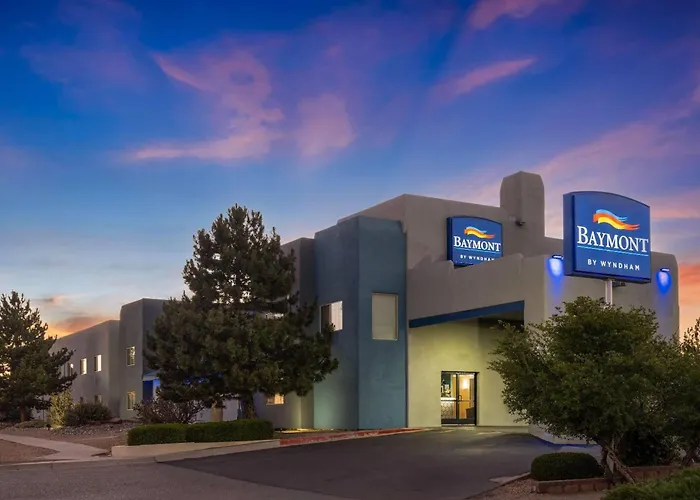 Baymont By Wyndham Santa Fe Hotel