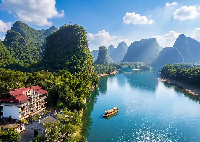 Boutique Yangshuo River Lodge Hotel--English Speaking Team&Swimming Pool&Activties Organized&Free Pick Up From Airport Or Ts Over 3 Nights