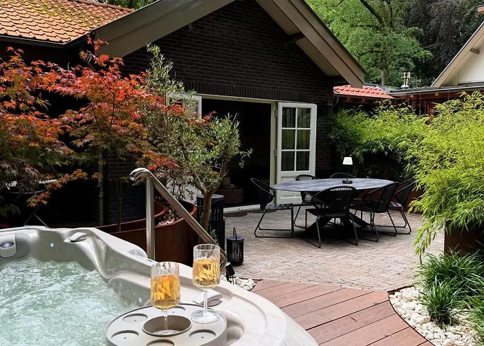 Berg en Bos Suite met luxe jacuzzi
