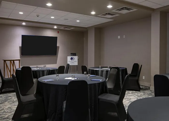 Doubletree By Hilton - Kamloops Hotel - 4 star Hotel