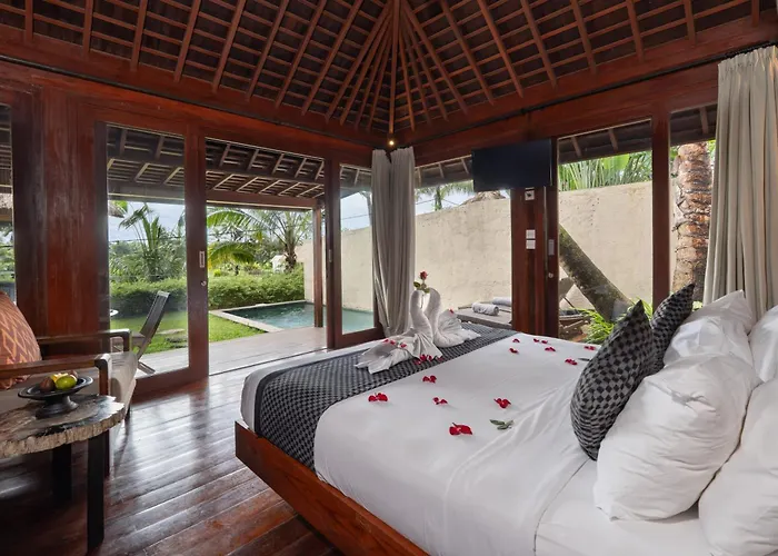 Temuku Ubud Villas con Piscina