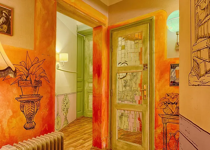 Lavender Circus Hostel, Doubles & Ensuites Budapest