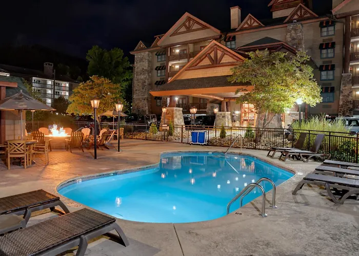 Bearskin Lodge On The River