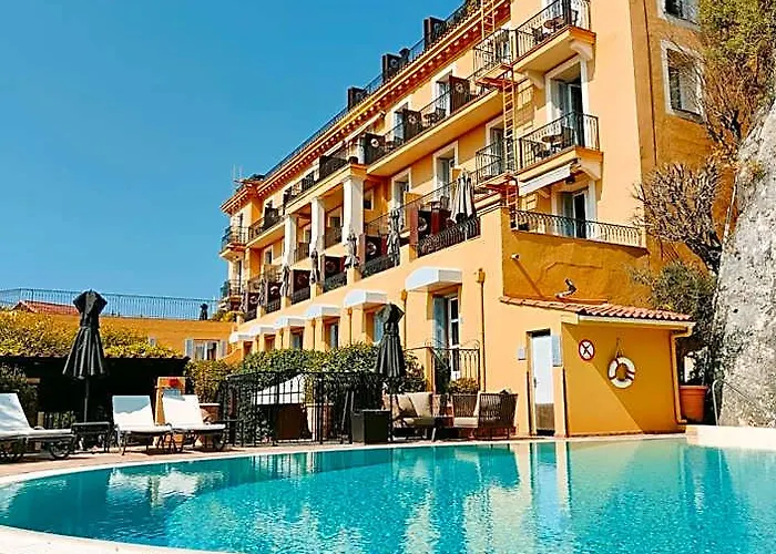 Hôtel La Pérouse Nice Baie des Anges - un hotel a 4 stelle 