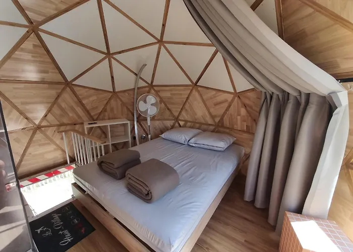 Camping Insolite Le Haut Village