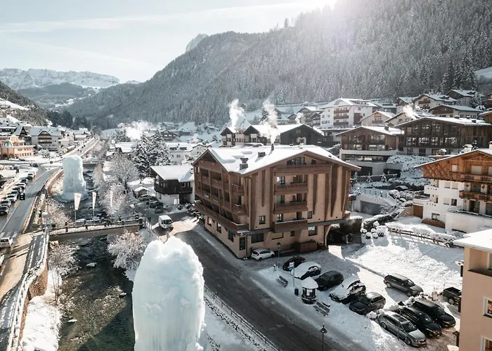 Hotel Cosmea - Your Dolomites & Honeymoon Experience Urtijëi