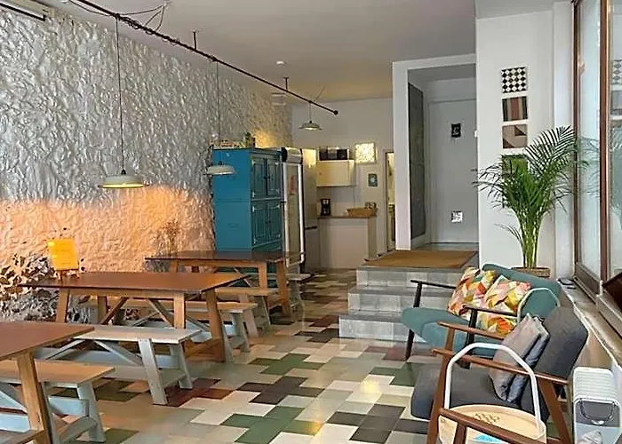 Amazigh Hostel Ensuite Rooms & Dorms With Shared Kitchen Aljezur