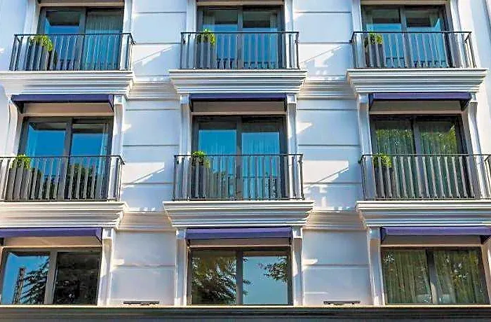 Meg Hotel