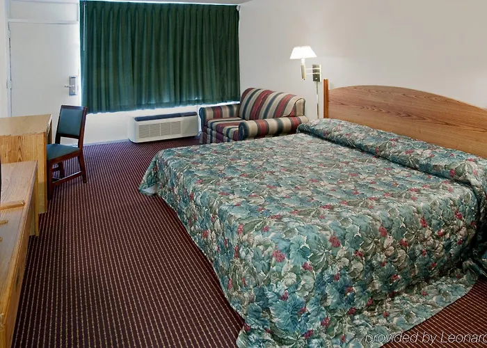 Americas Best Value Inn Macon With Golf Course