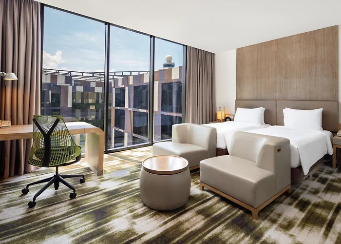 Crowne Plaza Changi Airport By Ihg Singapur Mit Golfplatz
