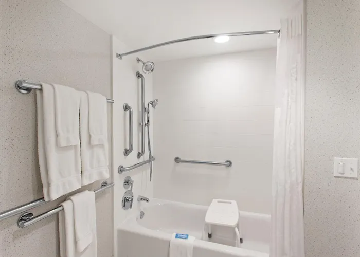 Boutique Holiday Inn Express West Los Angeles By Ihg