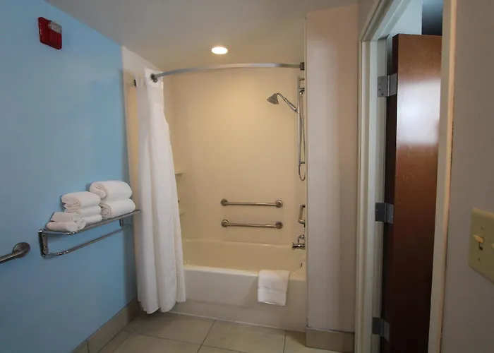 Holiday Inn Express Hotel & Suites Charleston - North By Ihg