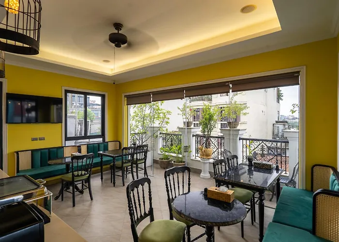 Maro Hotel